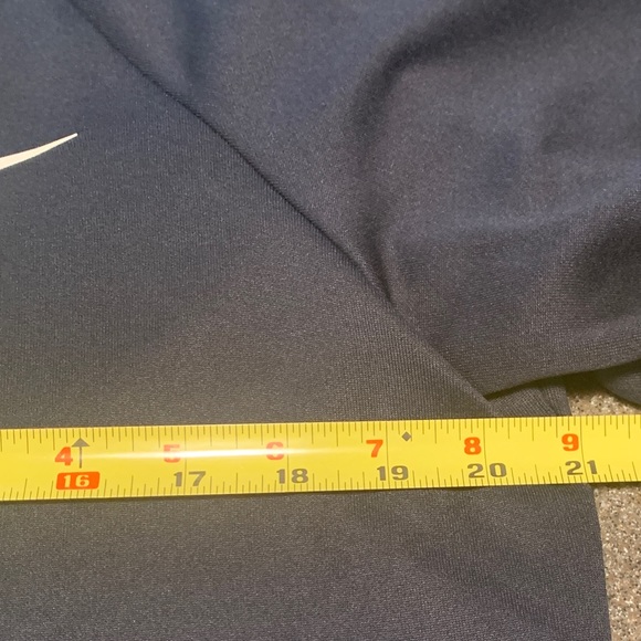 Nike Cropped Sweatshirt for Women Size Small. See pics for Measurements. - Picture 8 of 10
